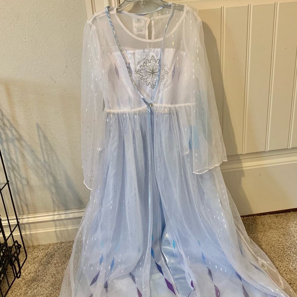 Disney store size 7/8 Elsa gown